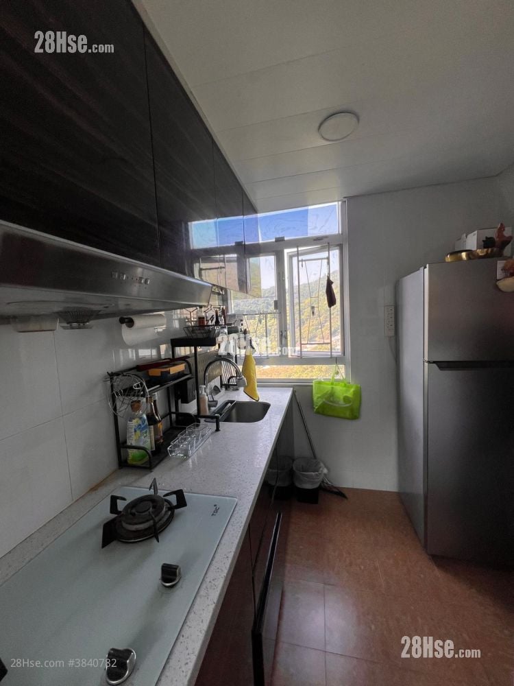 Chung Nga Court Sell 2 Bedrooms , 1 Bathroom 409 ft²