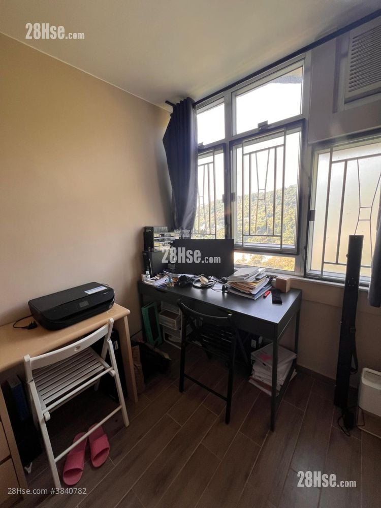 Chung Nga Court Sell 2 Bedrooms , 1 Bathroom 409 ft²