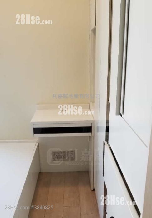 Park Vale Sell 3 Bedrooms 652 ft²