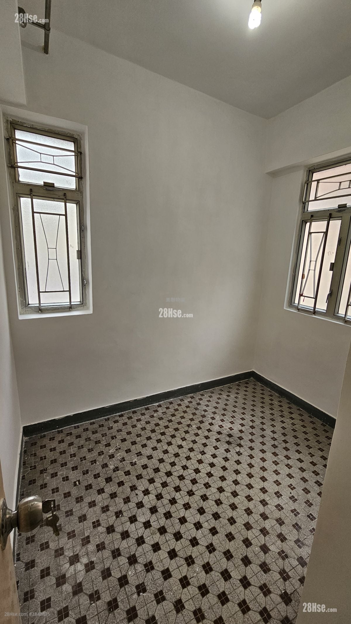 Shui King Building Rental 2 Bedrooms 341 ft²