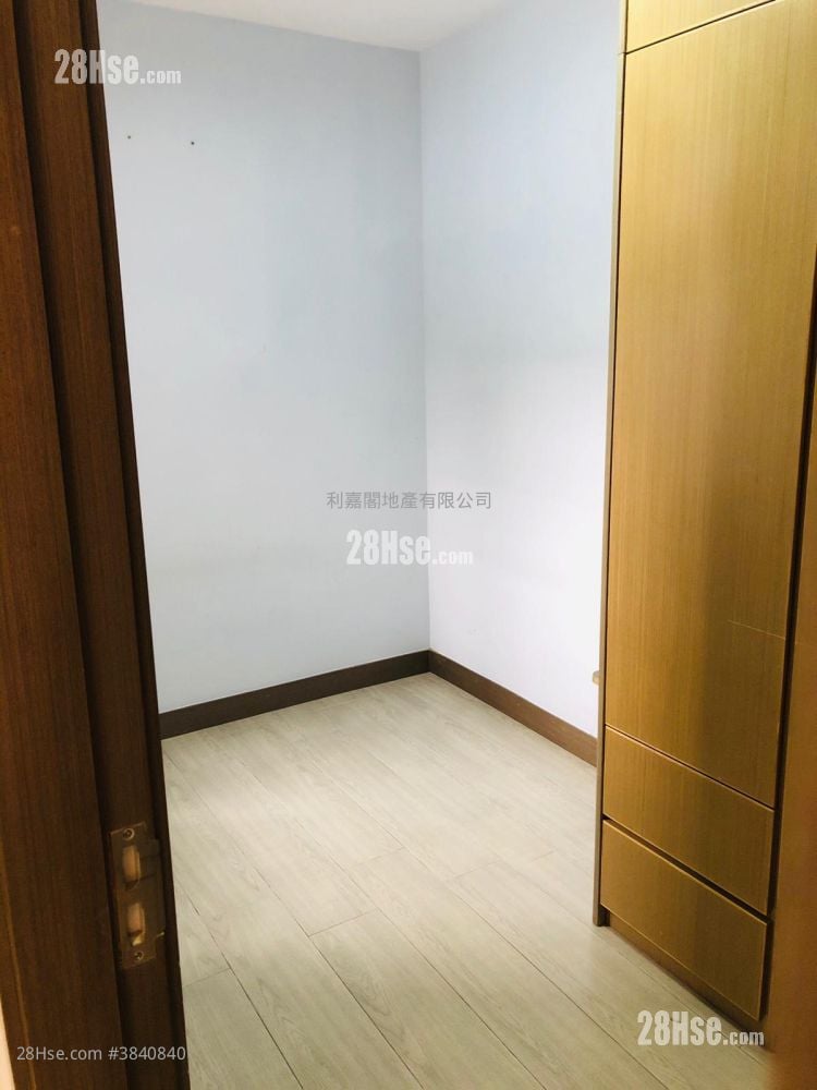 Jubilee Garden Rental 2 Bedrooms , 1 Bathroom 498 ft²