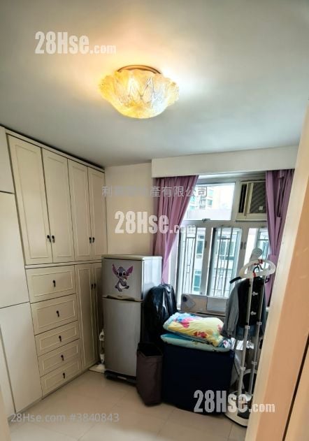 Mei Foo Sun Chuen Sell 3 Bedrooms , 2 Bathrooms 927 ft²