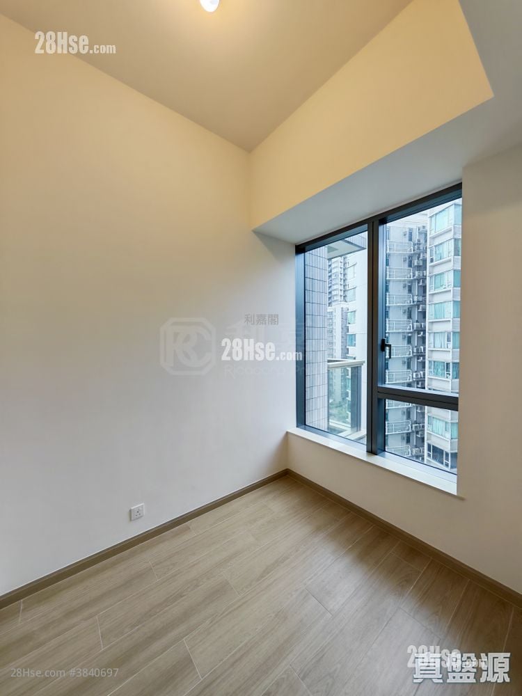 Hava Sell 1 Bedroom 286 ft²