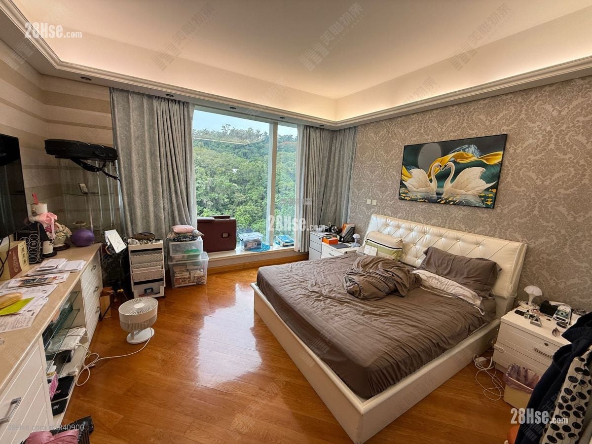 master room: Peak One Sell 5+ Bedrooms , 5+ Bathrooms 1,886 ft²