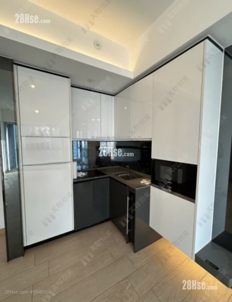 Century Link Sell 3 Bedrooms 572 ft²
