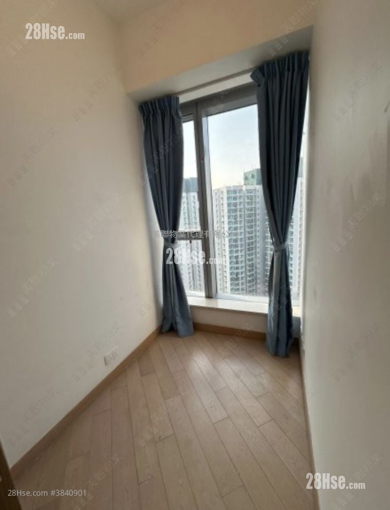 Century Link Sell 3 Bedrooms 572 ft²