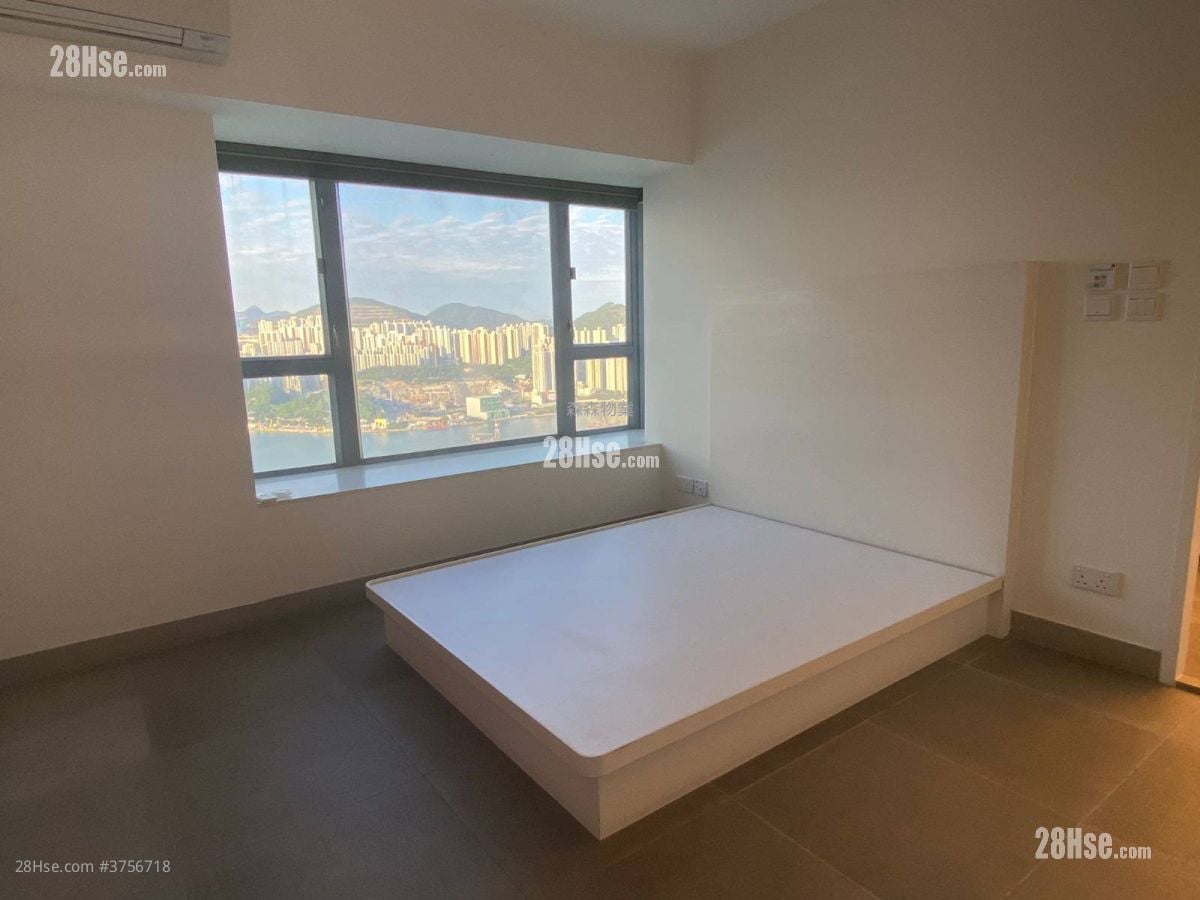 Grand Promenade Rental 4 Bedrooms , 3 Bathrooms 1,129 ft²