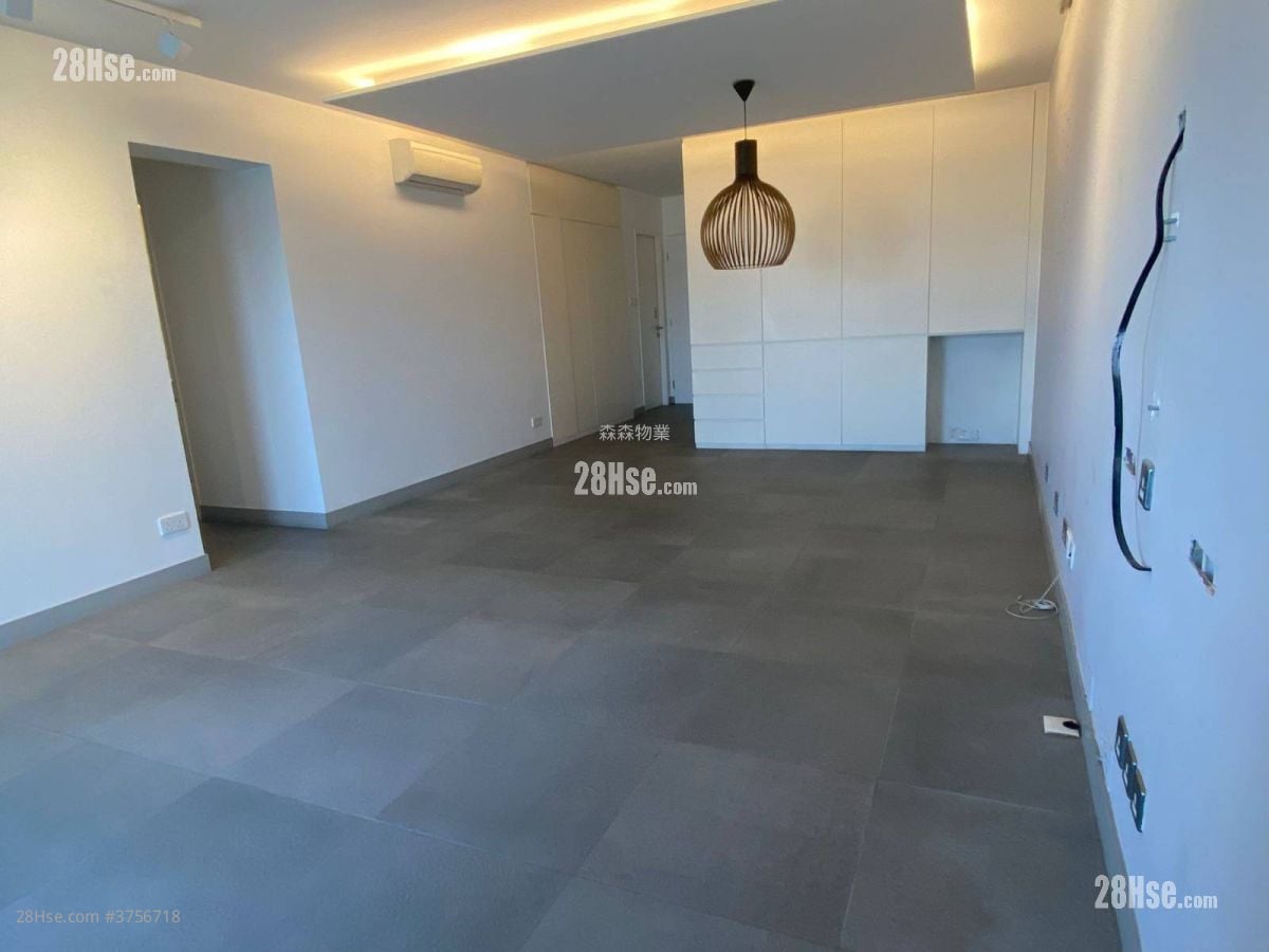 Grand Promenade Rental 4 Bedrooms , 3 Bathrooms 1,129 ft²