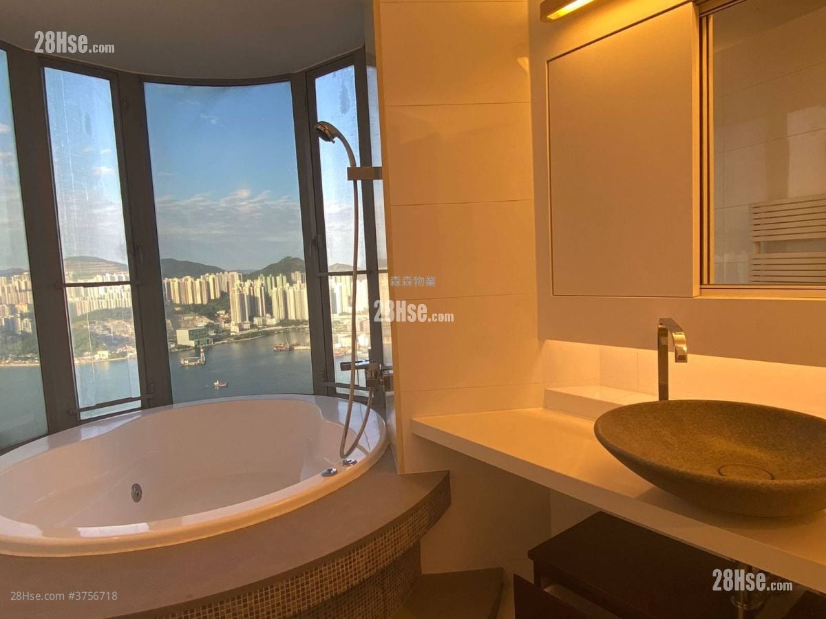 Grand Promenade Rental 4 Bedrooms , 3 Bathrooms 1,129 ft²