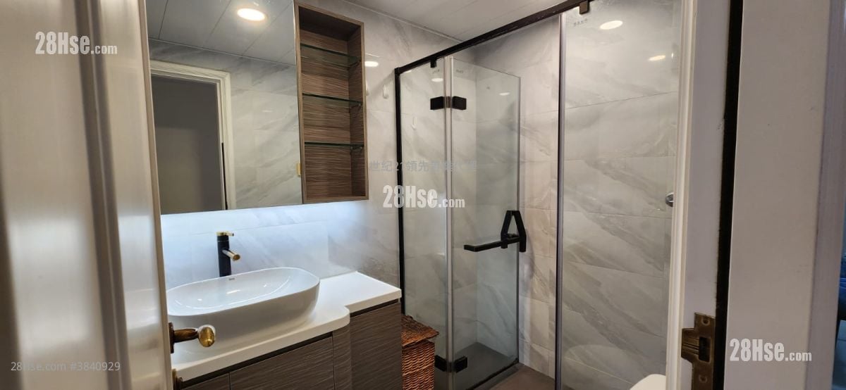 Sky Tower Sell 2 Bedrooms , 1 Bathroom 521 ft²