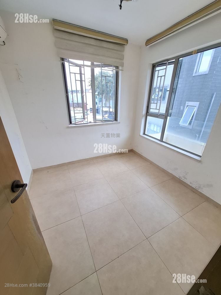 Village Rental 3 Bedrooms , 1 Bathroom 700 ft²