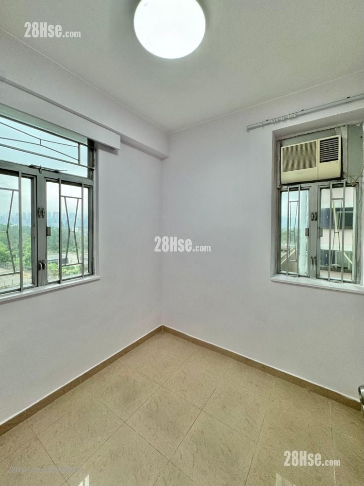 Ka Wing Building Rental 2 Bedrooms , 1 Bathroom 325 ft²