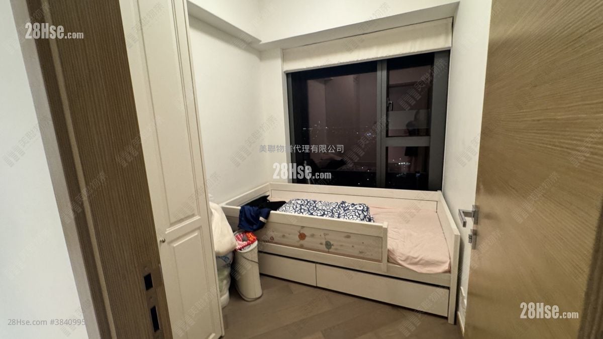 The Wings Sell 4 Bedrooms , 2 Bathrooms 949 ft²