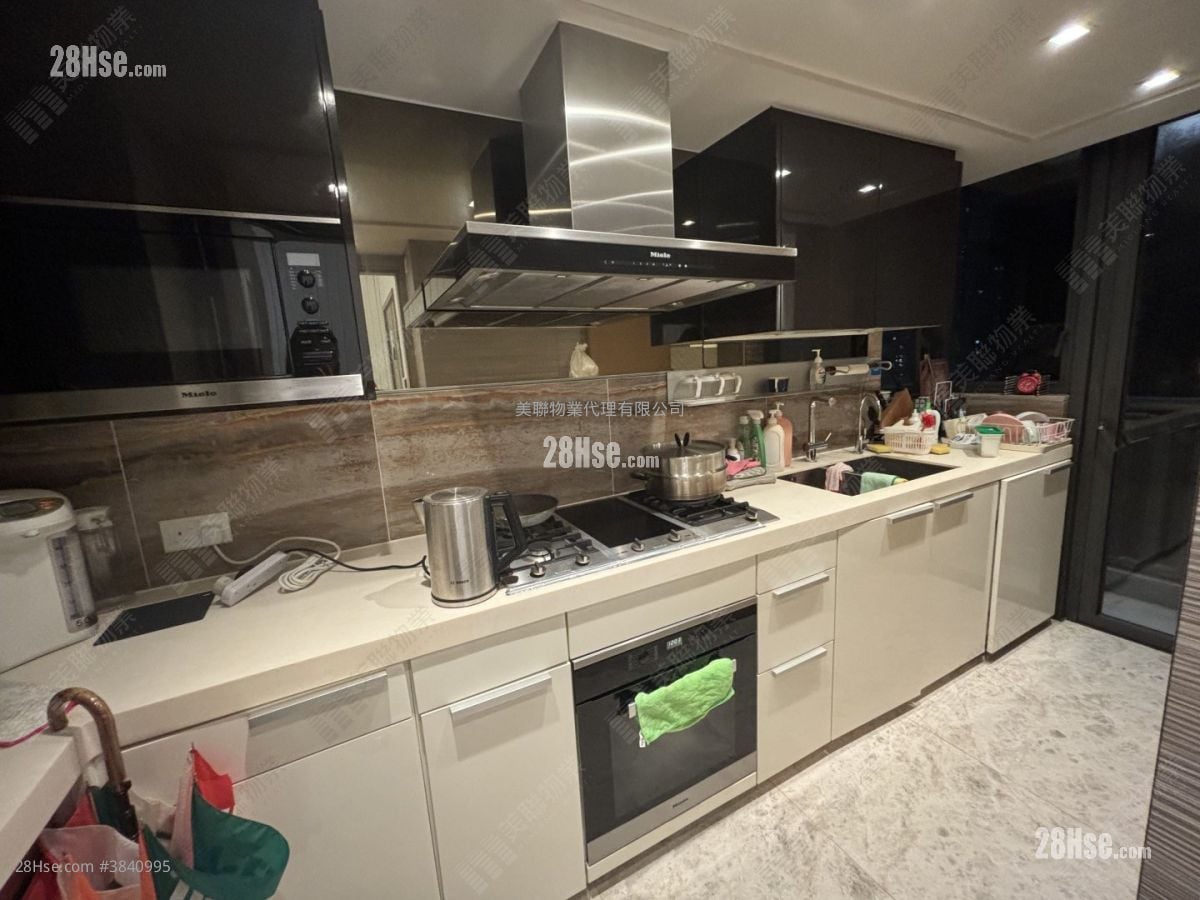 The Wings Sell 4 Bedrooms , 2 Bathrooms 949 ft²