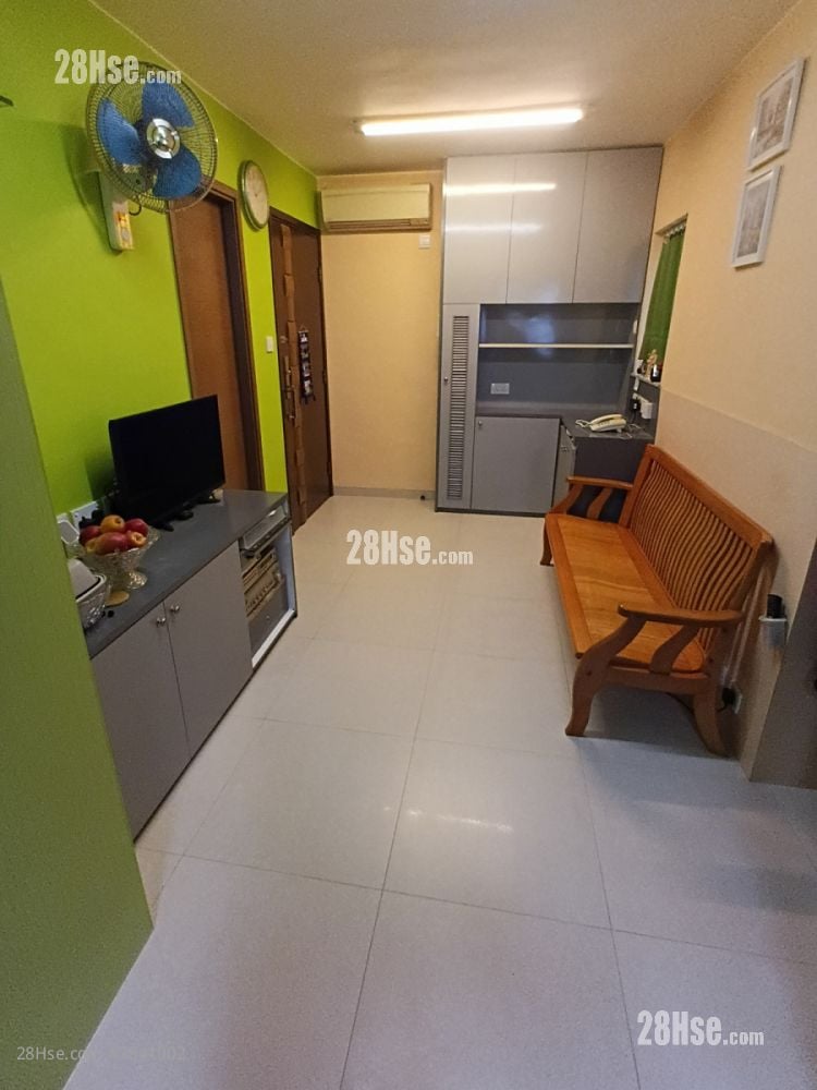 Shaukeiwan Plaza Rental 2 Bedrooms , 1 Bathroom 340 ft²