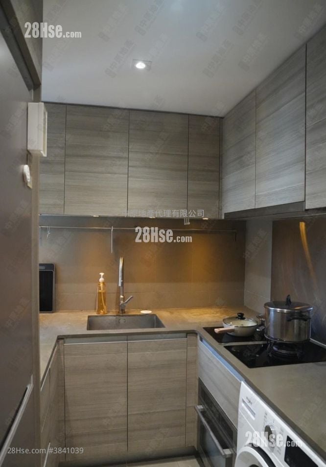 New Kwai Fong Gardens Sell 2 Bedrooms , 1 Bathroom 418 ft²