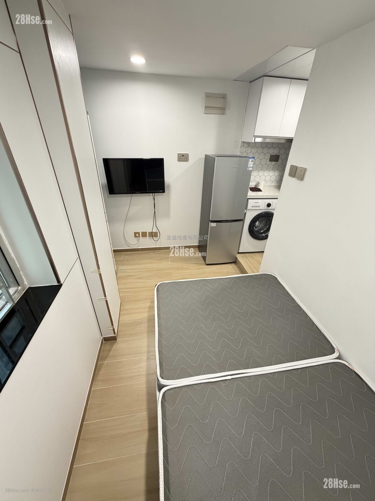 Chinese Mansion Rental 1 Bathroom 130 ft²