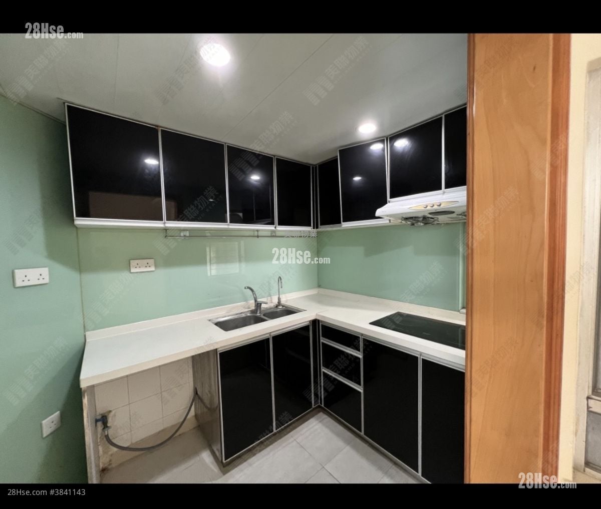Kingswood Villas Rental 3 Bedrooms , 2 Bathrooms 633 ft²