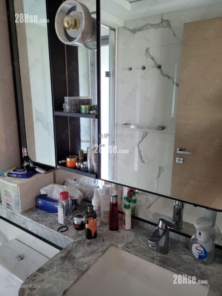 St Martin Sell 3 Bedrooms 714 ft²