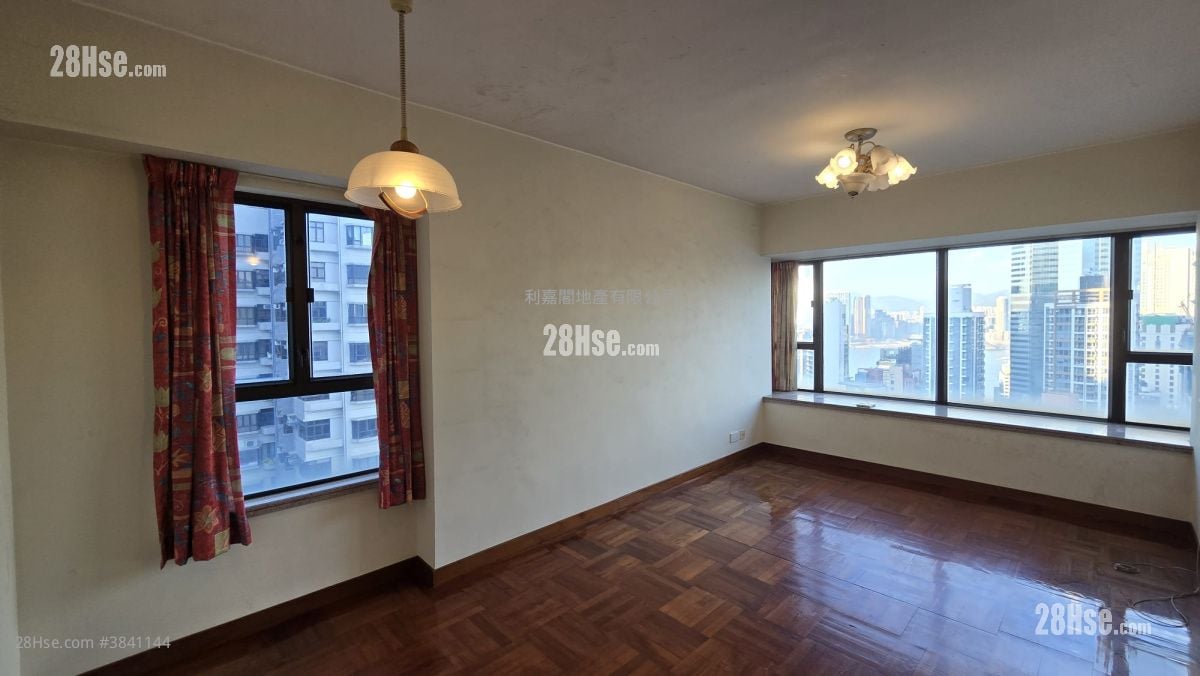 Honor Villa Sell 3 Bedrooms , 2 Bathrooms 681 ft²