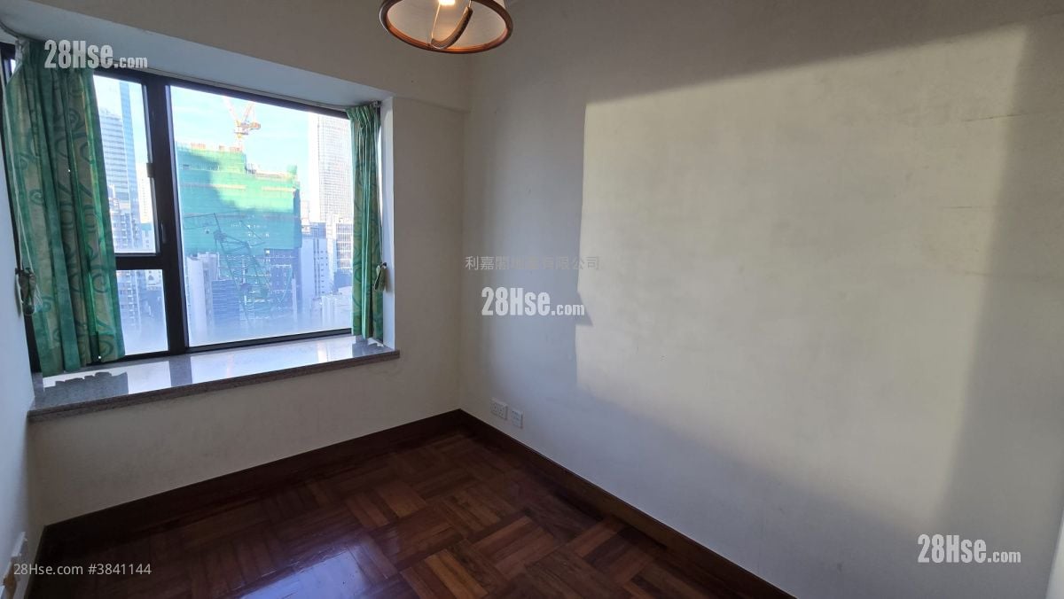 Honor Villa Sell 3 Bedrooms , 2 Bathrooms 681 ft²