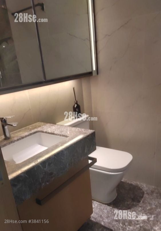 bathroom: Malibu Rental 2 Bedrooms , 1 Bathroom 540 ft²