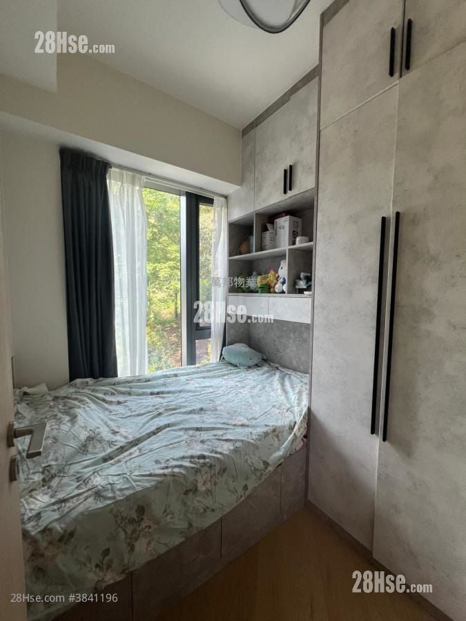 The Regent Sell 4 Bedrooms , 2 Bathrooms 748 ft²