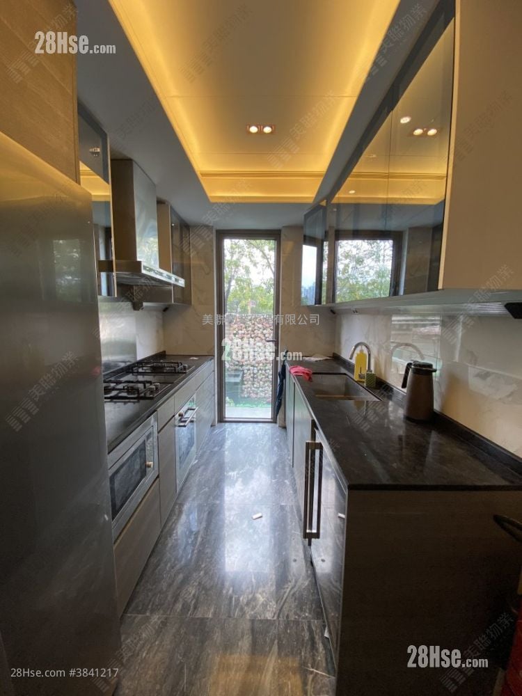 La Mansion Rental 4 Bedrooms , 3 Bathrooms 1,589 ft²