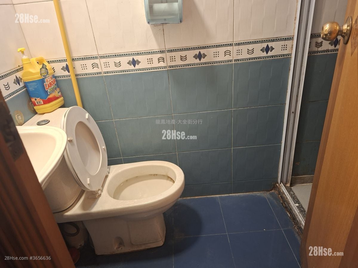 Chung Sing Buliding Rental 3 Bedrooms , 1 Bathroom 381 ft²