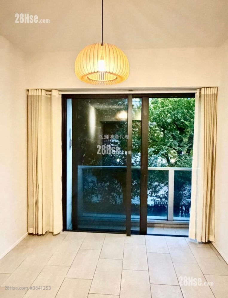 Park Hillcrest Rental 3 Bedrooms , 2 Bathrooms 663 ft²