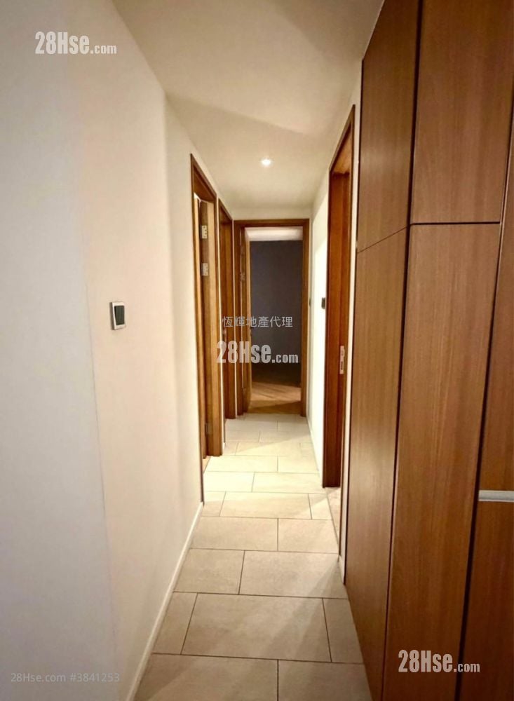 Park Hillcrest Rental 3 Bedrooms , 2 Bathrooms 663 ft²
