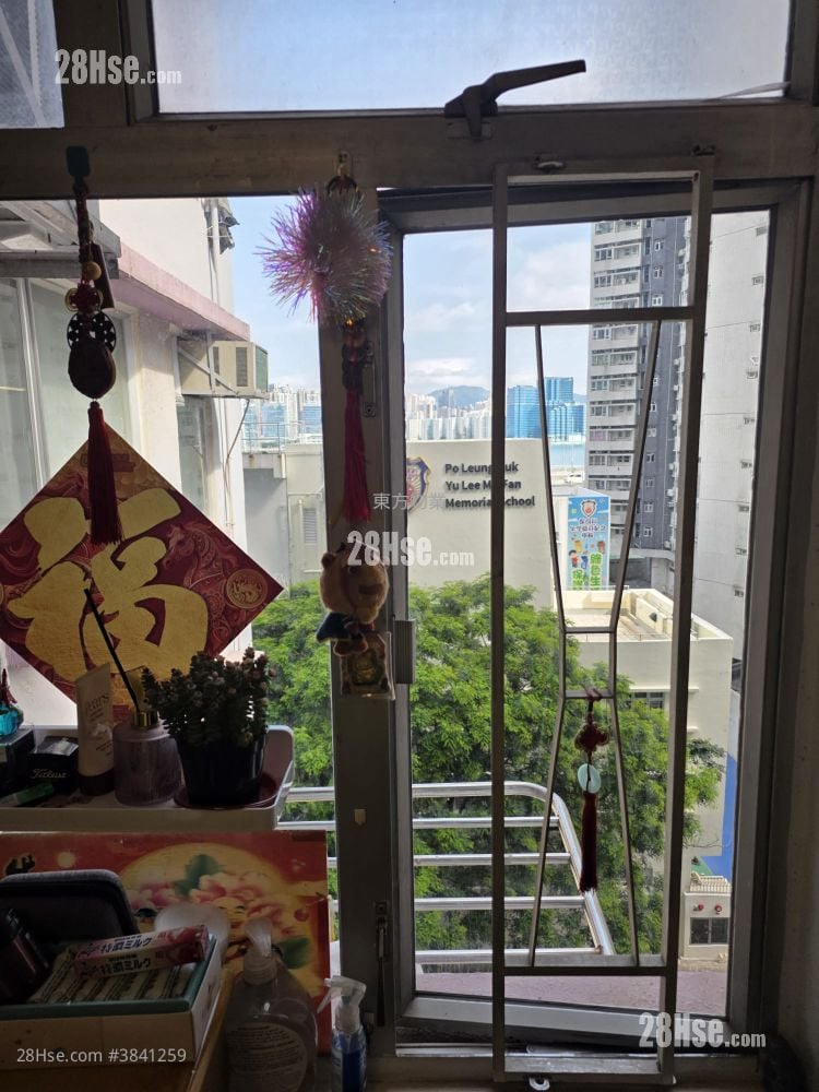 Seaview Building Sell 1 Bedroom , 1 Bathroom 278 ft²