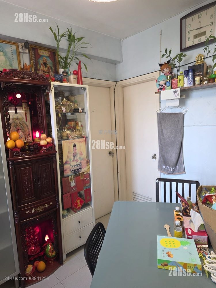 Seaview Building Sell 1 Bedroom , 1 Bathroom 278 ft²