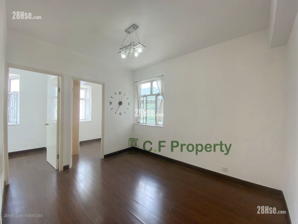 Kwai Fong Terrace Rental 2 Bedrooms , 1 Bathroom 415 ft²
