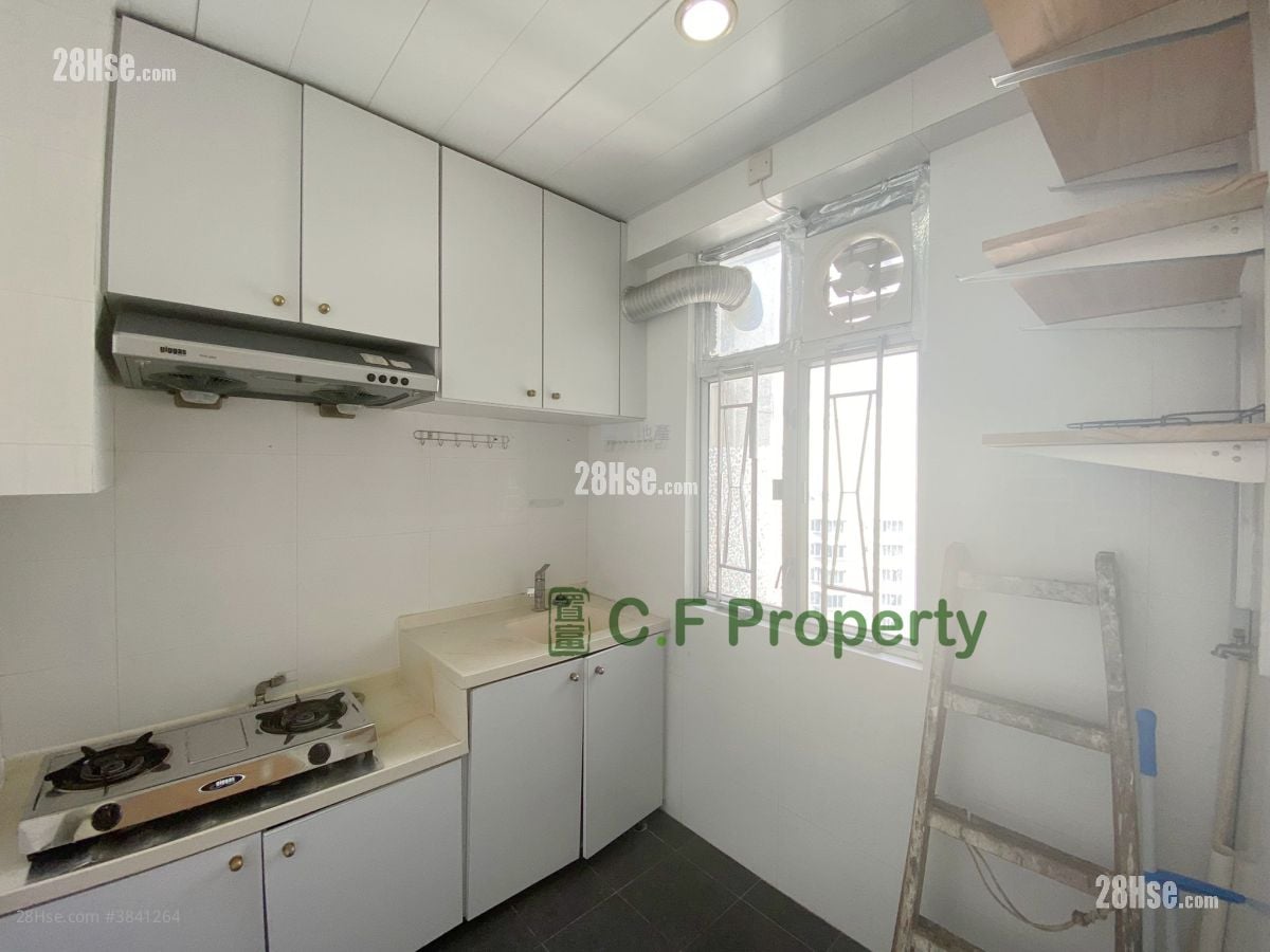 Kwai Fong Terrace Rental 2 Bedrooms , 1 Bathroom 415 ft²