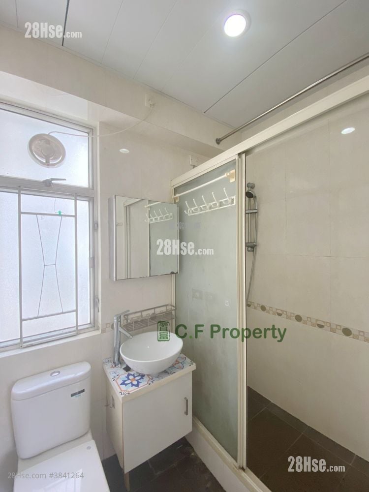 Kwai Fong Terrace Rental 2 Bedrooms , 1 Bathroom 415 ft²