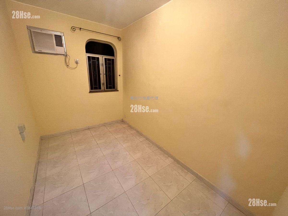 Village Rental 3 Bedrooms , 1 Bathroom 780 ft²