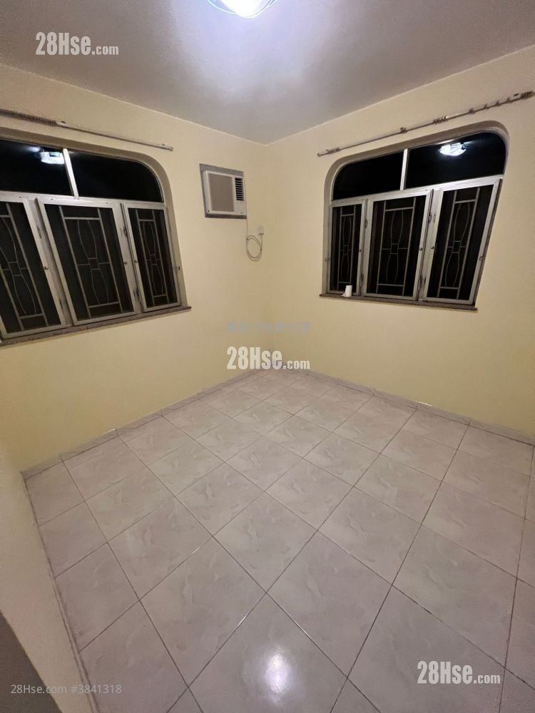 Village Rental 3 Bedrooms , 1 Bathroom 780 ft²