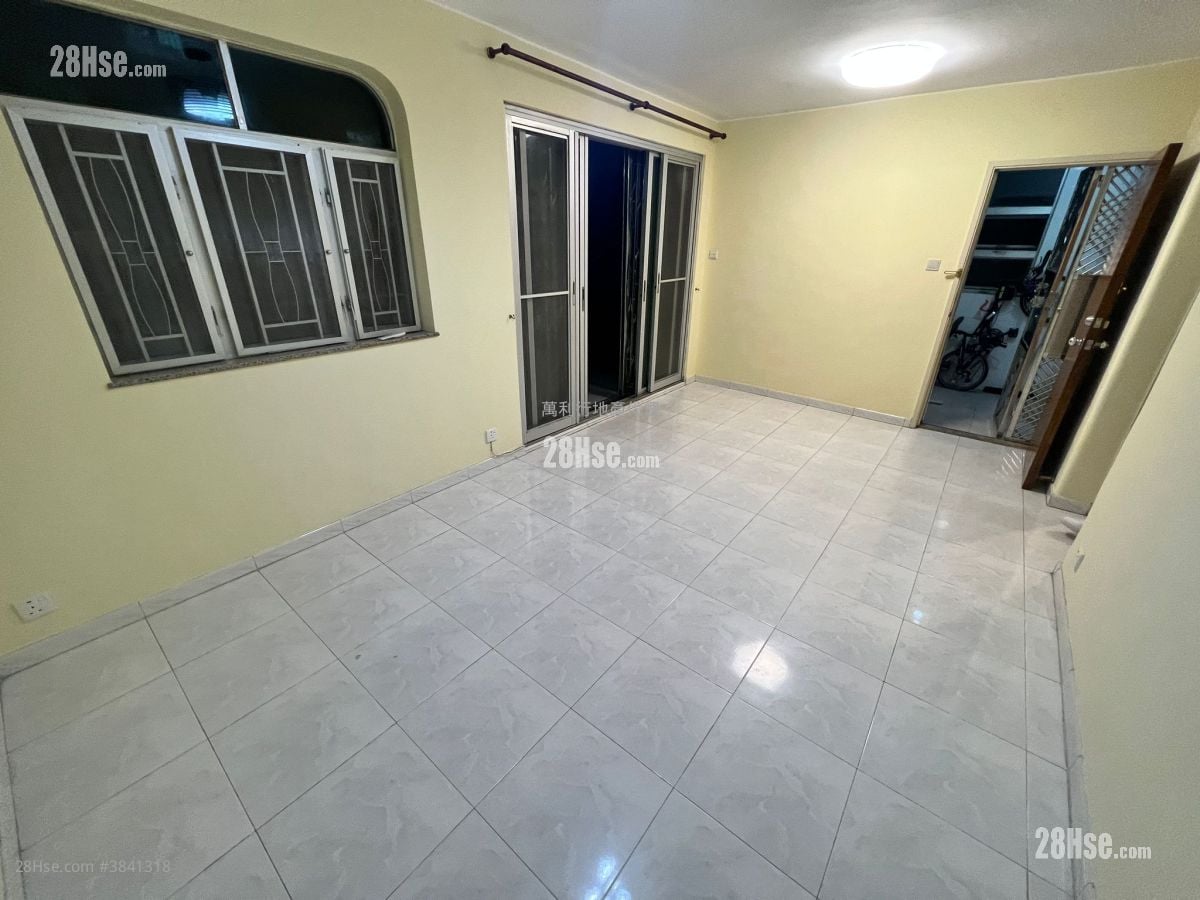 Village Rental 3 Bedrooms , 1 Bathroom 780 ft²