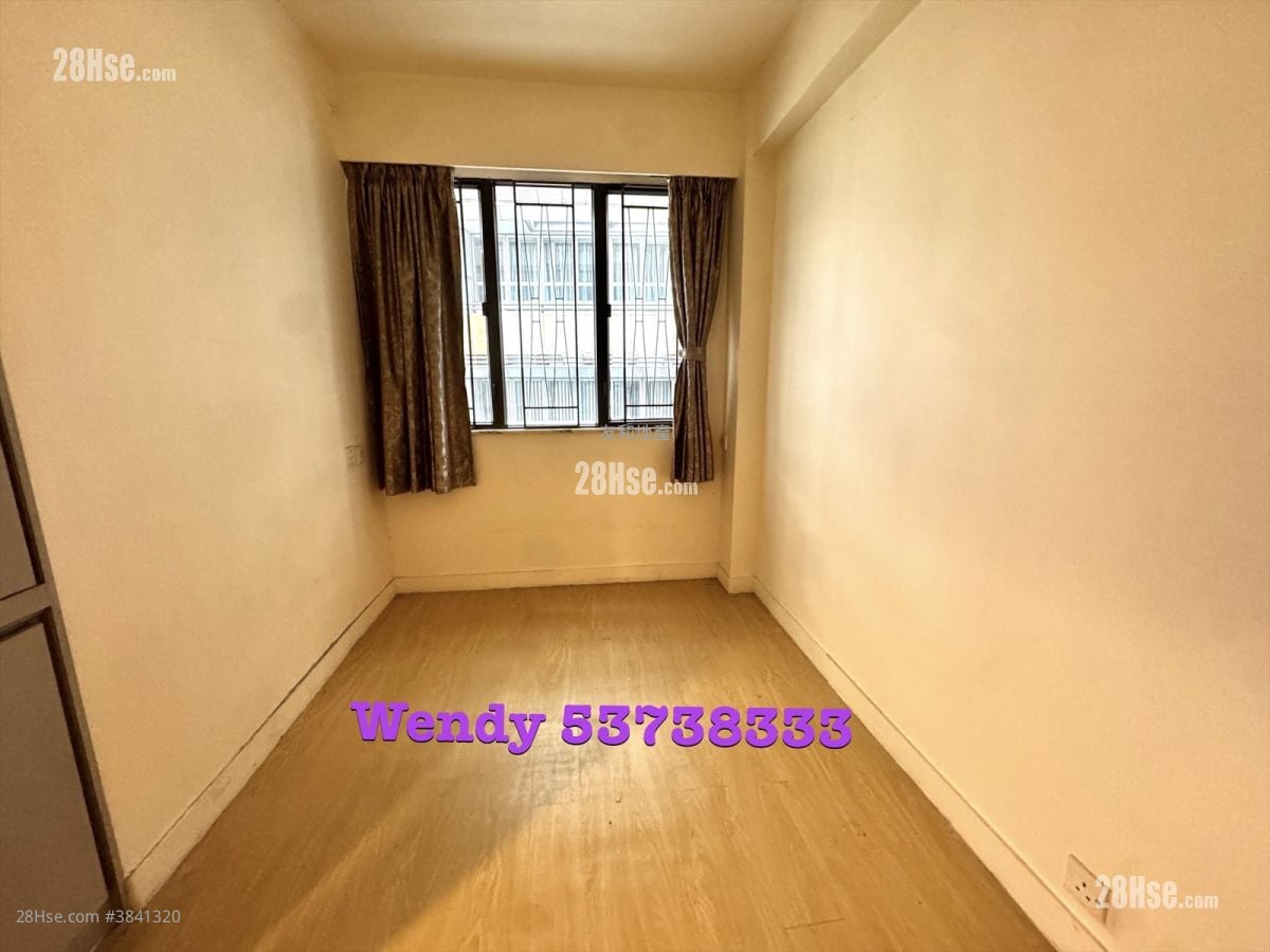 Kent Court Sell 3 Bedrooms , 2 Bathrooms 882 ft²
