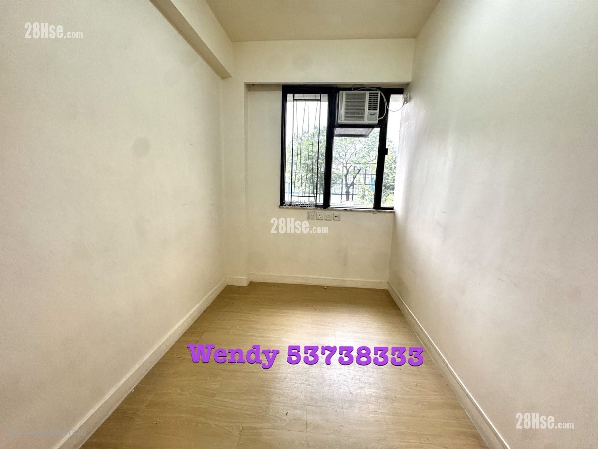 Kent Court Sell 3 Bedrooms , 2 Bathrooms 882 ft²