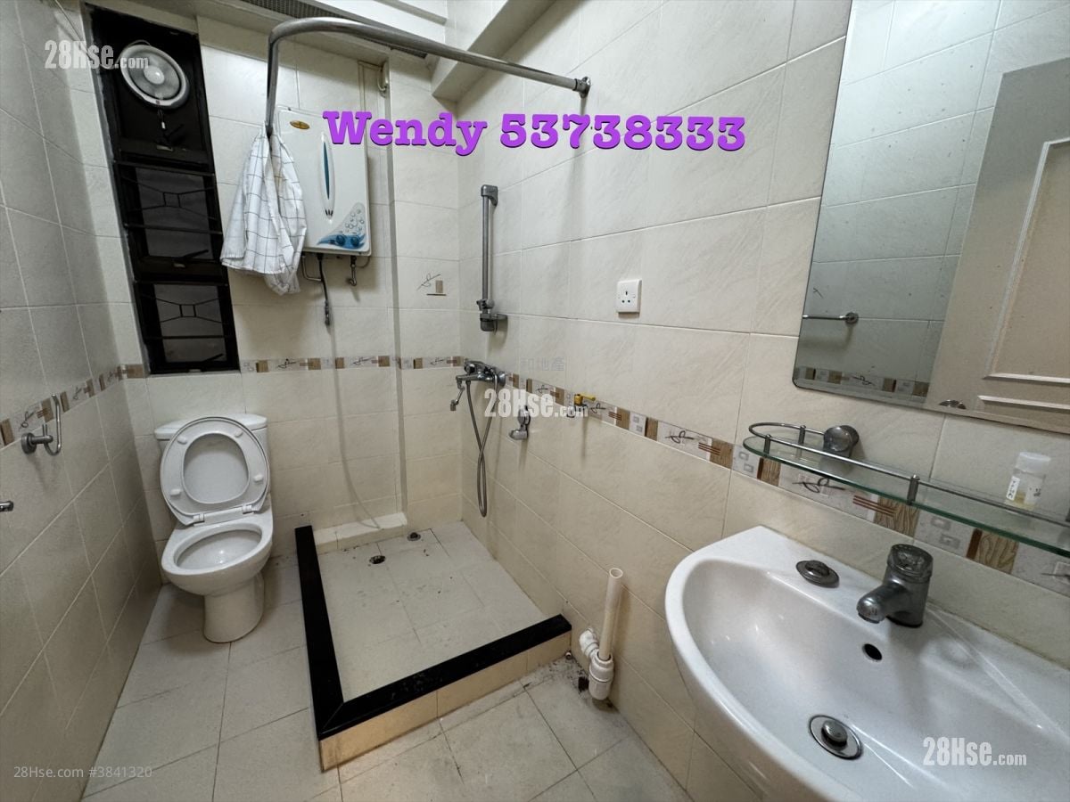 Kent Court Sell 3 Bedrooms , 2 Bathrooms 882 ft²