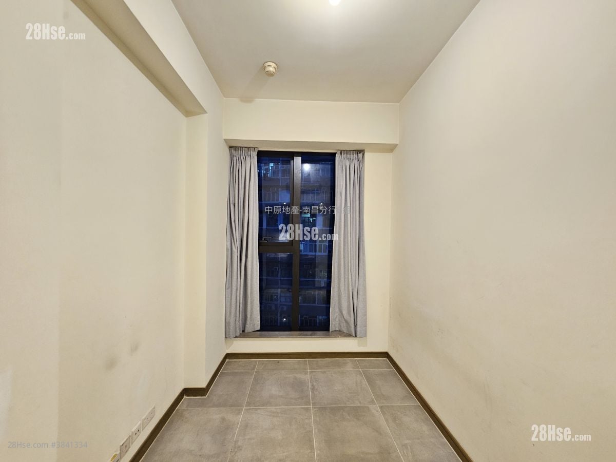 Ava61 Rental Studio , 1 Bathroom 161 ft²