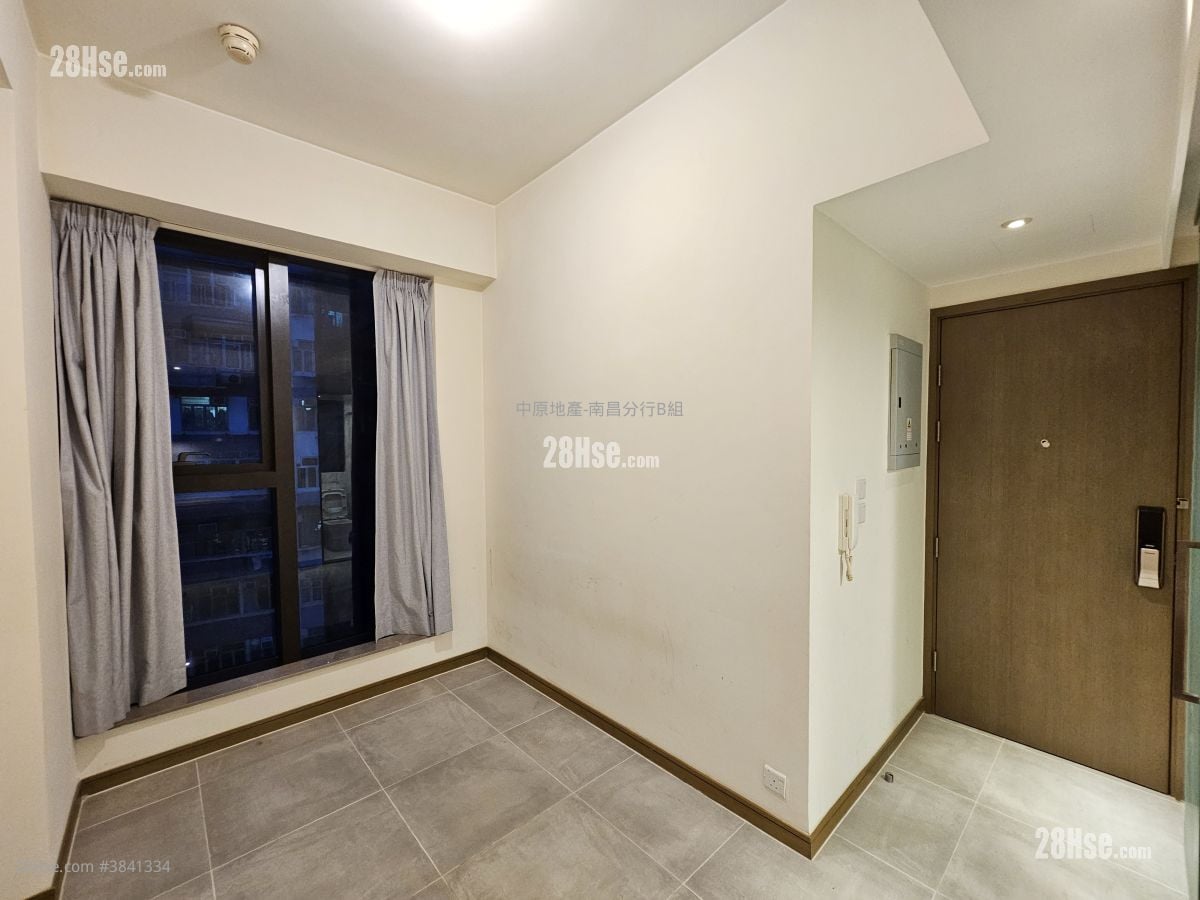 Ava61 Rental Studio , 1 Bathroom 161 ft²