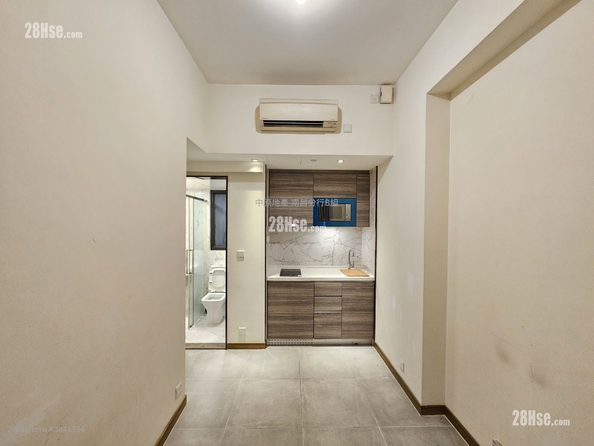 Ava61 Rental Studio , 1 Bathroom 161 ft²