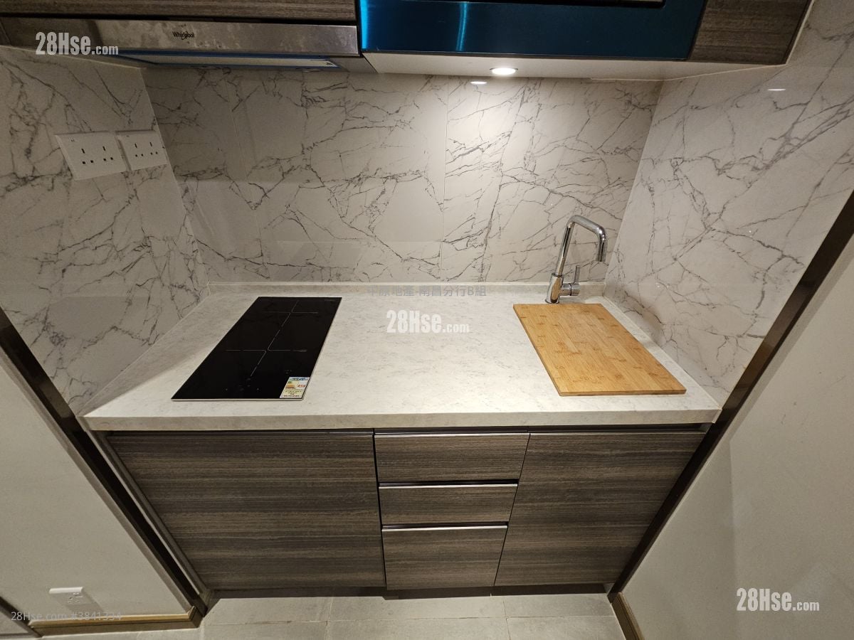 Ava61 Rental Studio , 1 Bathroom 161 ft²