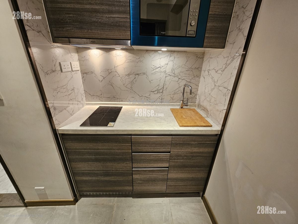 Ava61 Rental Studio , 1 Bathroom 161 ft²