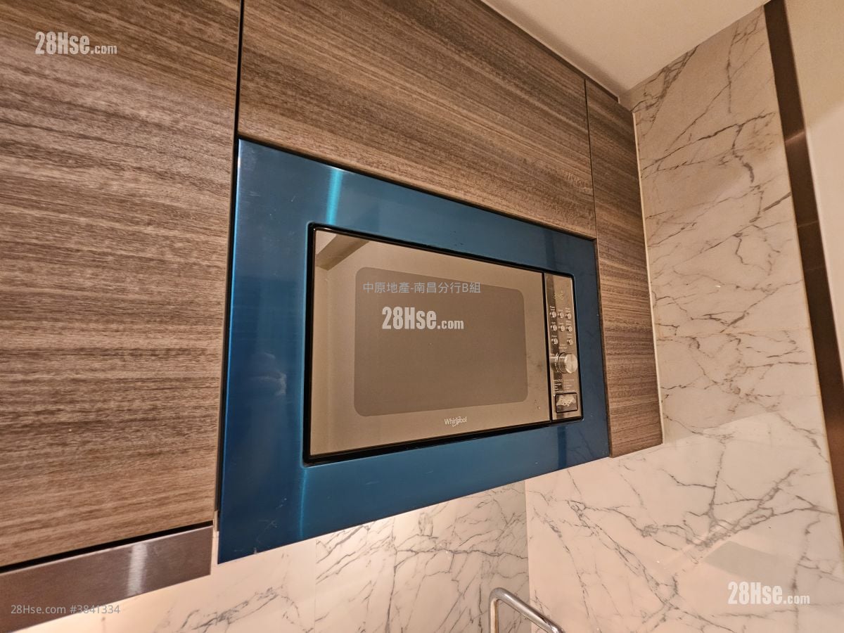 Ava61 Rental Studio , 1 Bathroom 161 ft²