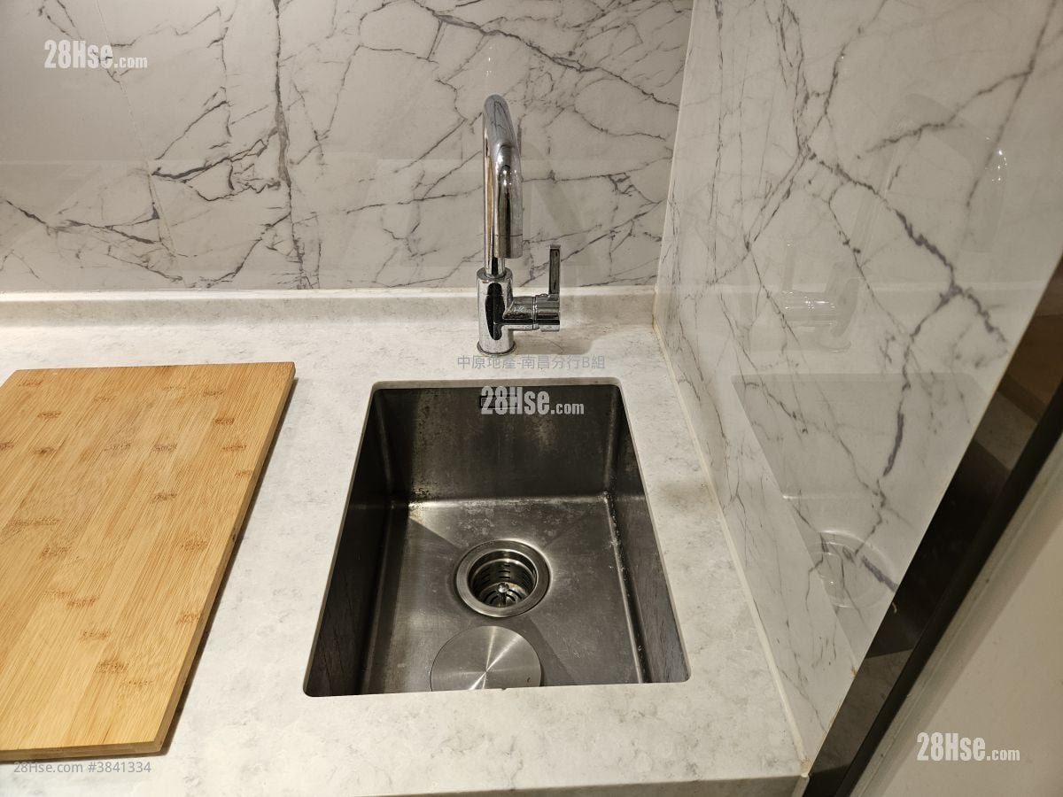 Ava61 Rental Studio , 1 Bathroom 161 ft²