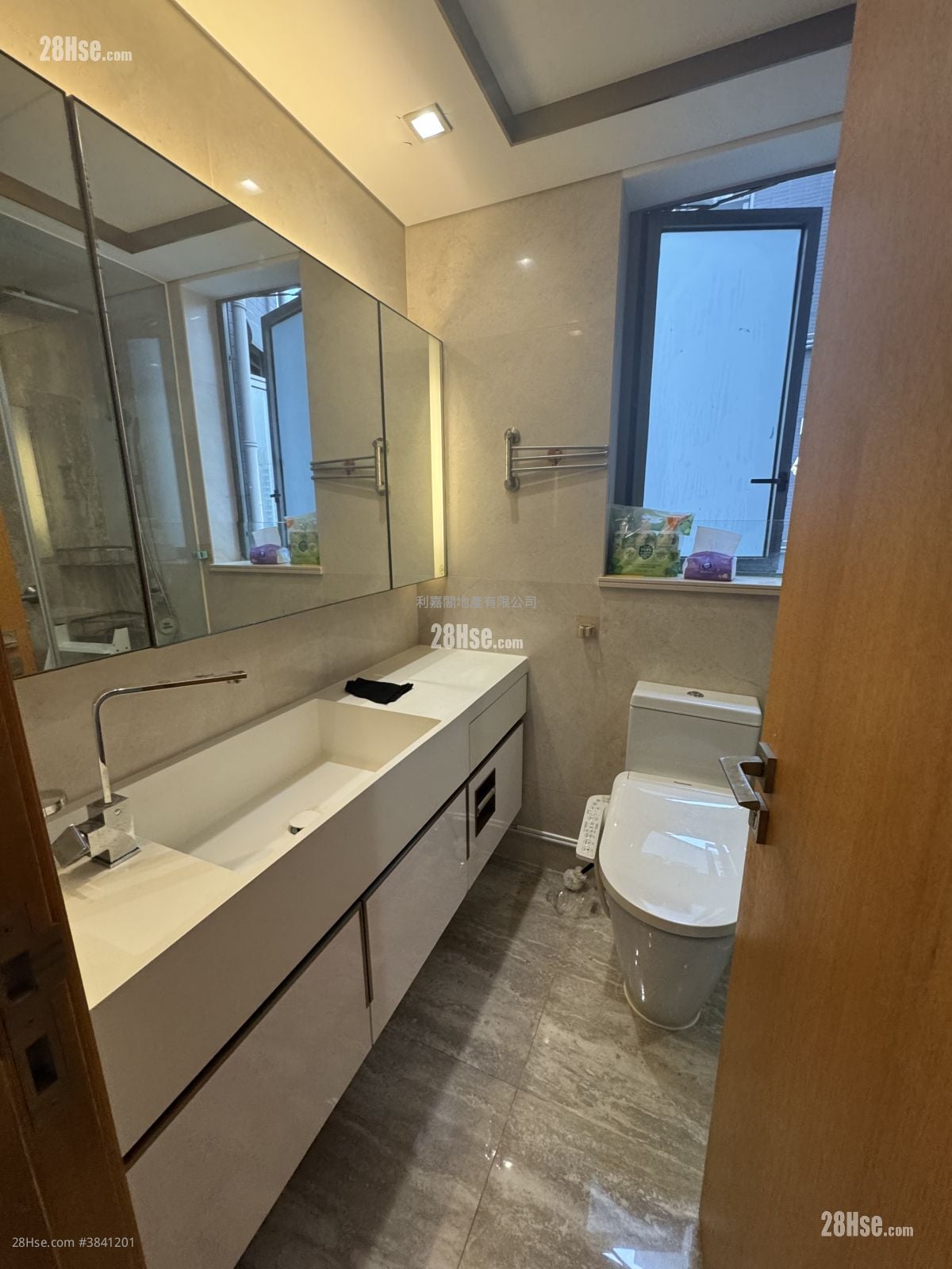 One Kai Tak(Ii) Rental 3 Bedrooms , 2 Bathrooms 799 ft²
